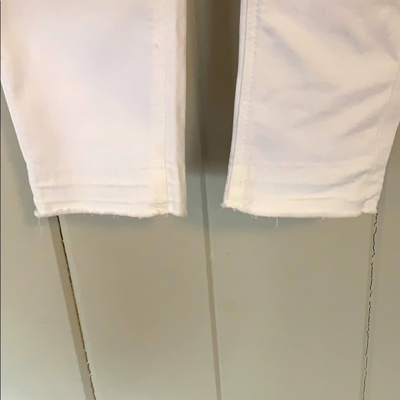 Old Navy jeans - Size 6 - Picture 3 of 5